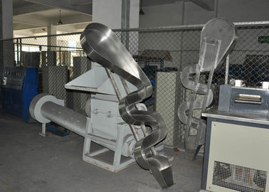 เครื่องจักรพลาสติก Dewatering 4kw 300kg 150-2000kg / H 304 ตัวถังเหล็กกล้าไร้สนิม