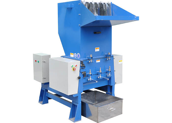 ตะแกรงหลุมเส้นผ่าศูนย์กลางφ12-20mm LDF C 500 พลาสติกอัตโนมัติ baiting crusher 600r / min พลังงาน 11-15kw